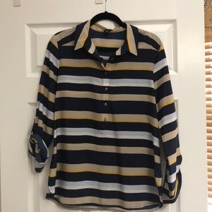 Cute Ann Taylor top!
